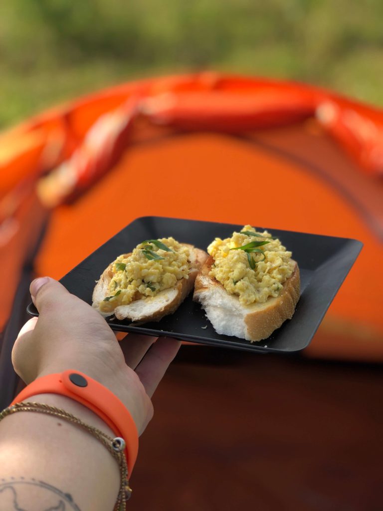 Receita de Acampamento: Oeuf Brouillé ou Ovos Cremosos