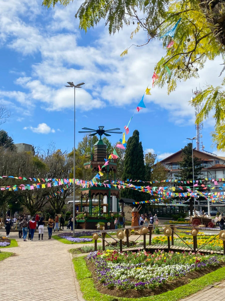 Praça das Flores e Rua Coberta em Nova Petrópolis RS