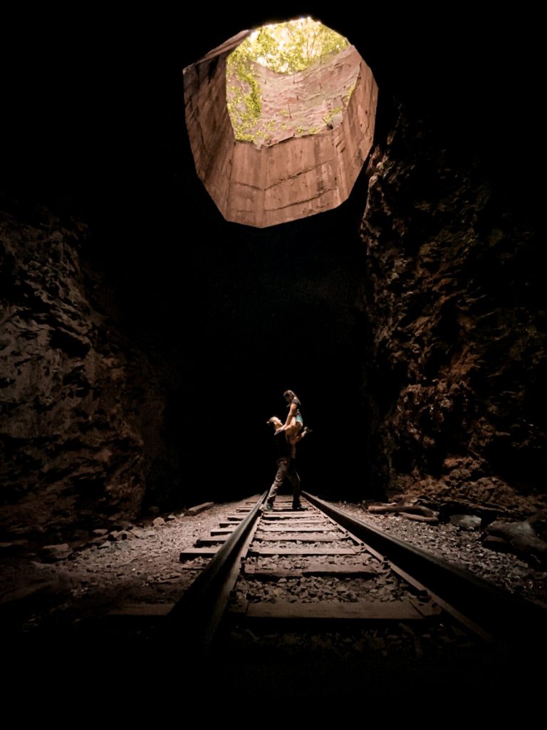 Você já conhece o Túnel Furado em Roca Sales?