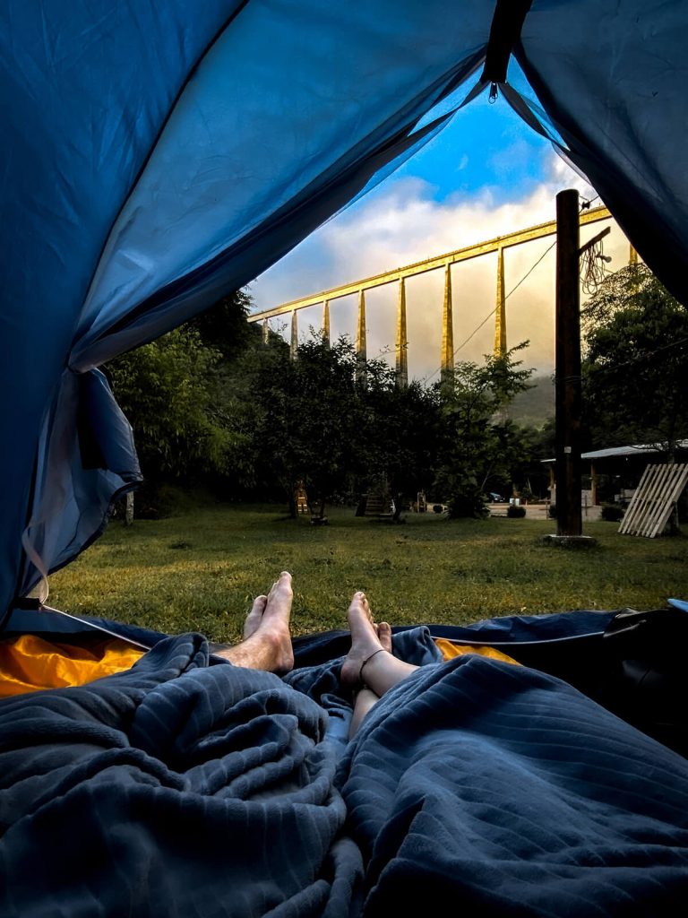 Camping completo próximo ao Viaduto 13 em Vespasiano Corrêa? Conheça o Camping Paraíso Tropical